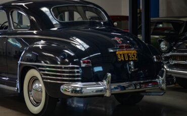 Chrysler-New-Yorker-2-Door-Club-Coupe-1942-2-Door-Coupe-23
