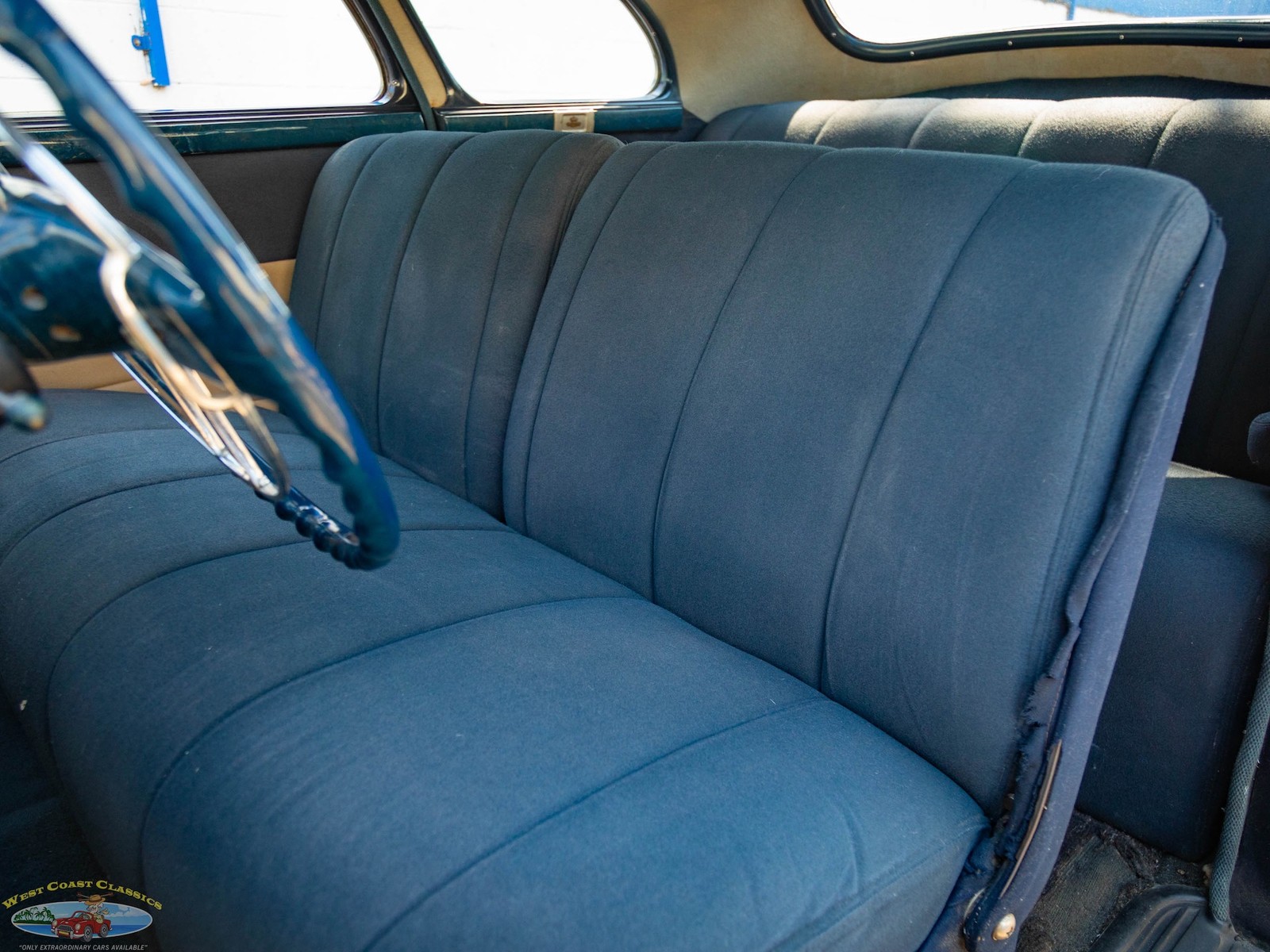 Chrysler-New-Yorker-2-Door-Club-Coupe-1942-2-Door-Coupe-27