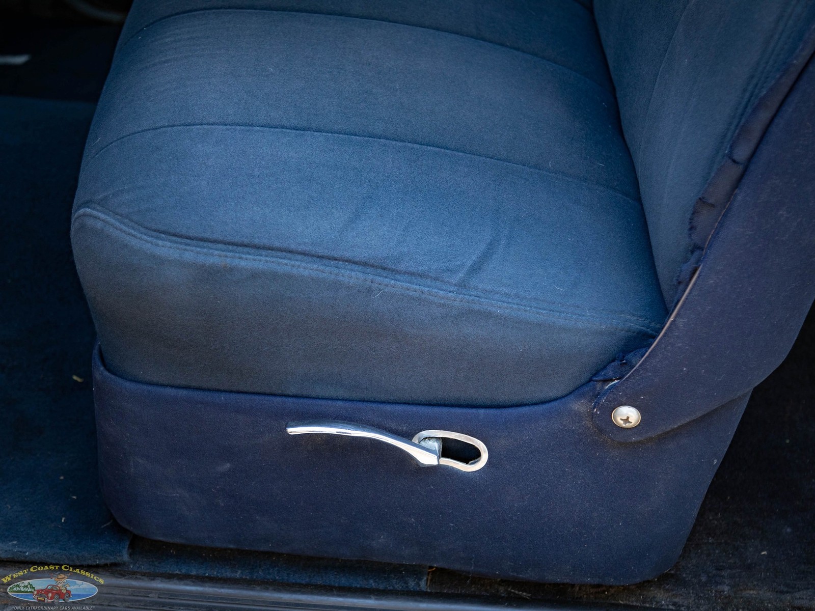 Chrysler-New-Yorker-2-Door-Club-Coupe-1942-2-Door-Coupe-31