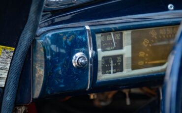 Chrysler-New-Yorker-2-Door-Club-Coupe-1942-2-Door-Coupe-35