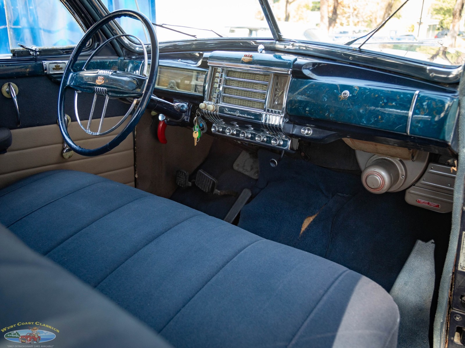Chrysler-New-Yorker-2-Door-Club-Coupe-1942-2-Door-Coupe-39