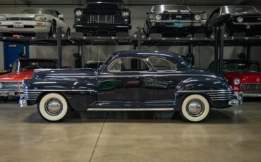 Chrysler-New-Yorker-2-Door-Club-Coupe-1942-2-Door-Coupe-6