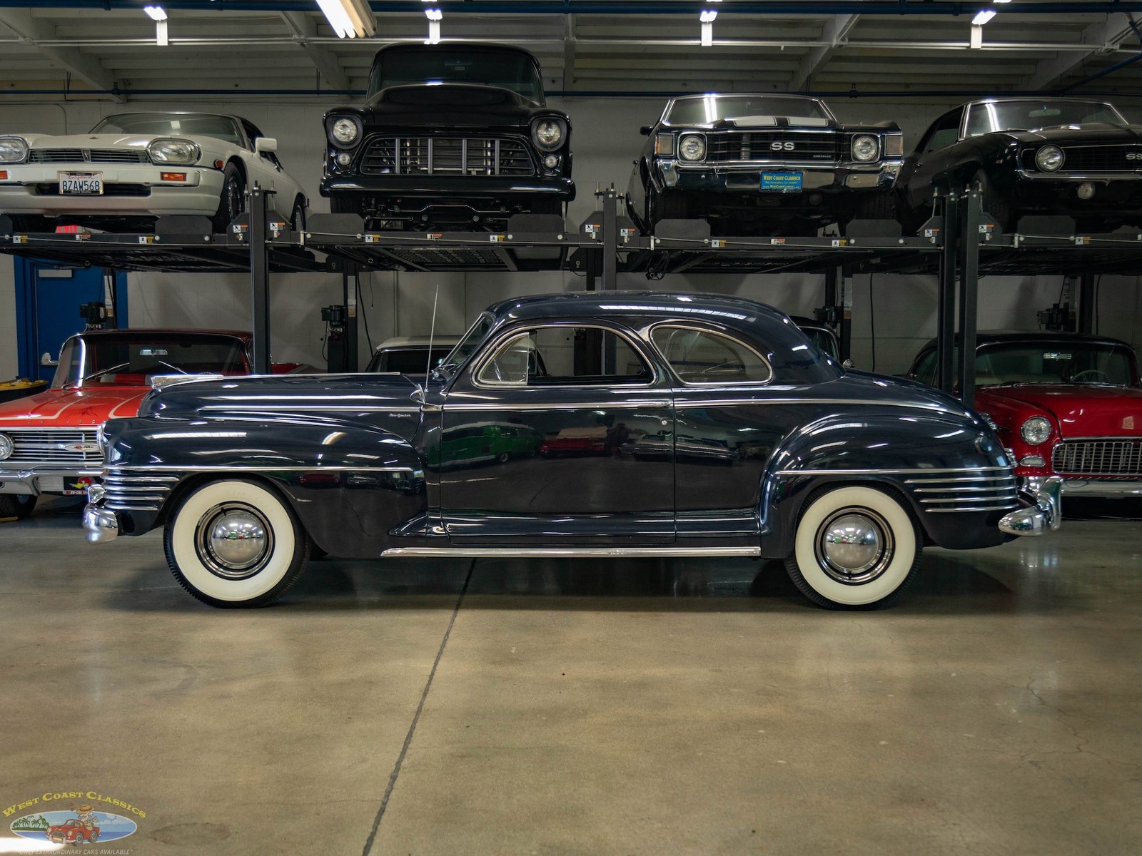 Chrysler-New-Yorker-2-Door-Club-Coupe-1942-2-Door-Coupe-6