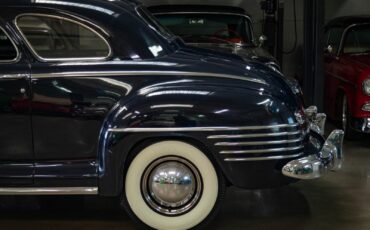 Chrysler-New-Yorker-2-Door-Club-Coupe-1942-2-Door-Coupe-7
