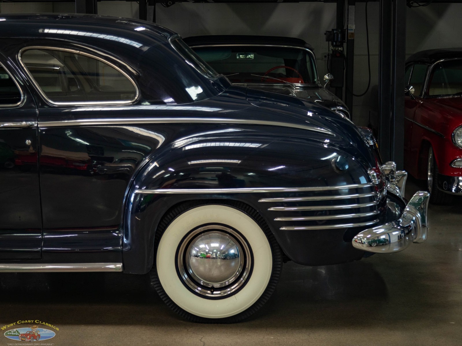 Chrysler-New-Yorker-2-Door-Club-Coupe-1942-2-Door-Coupe-7