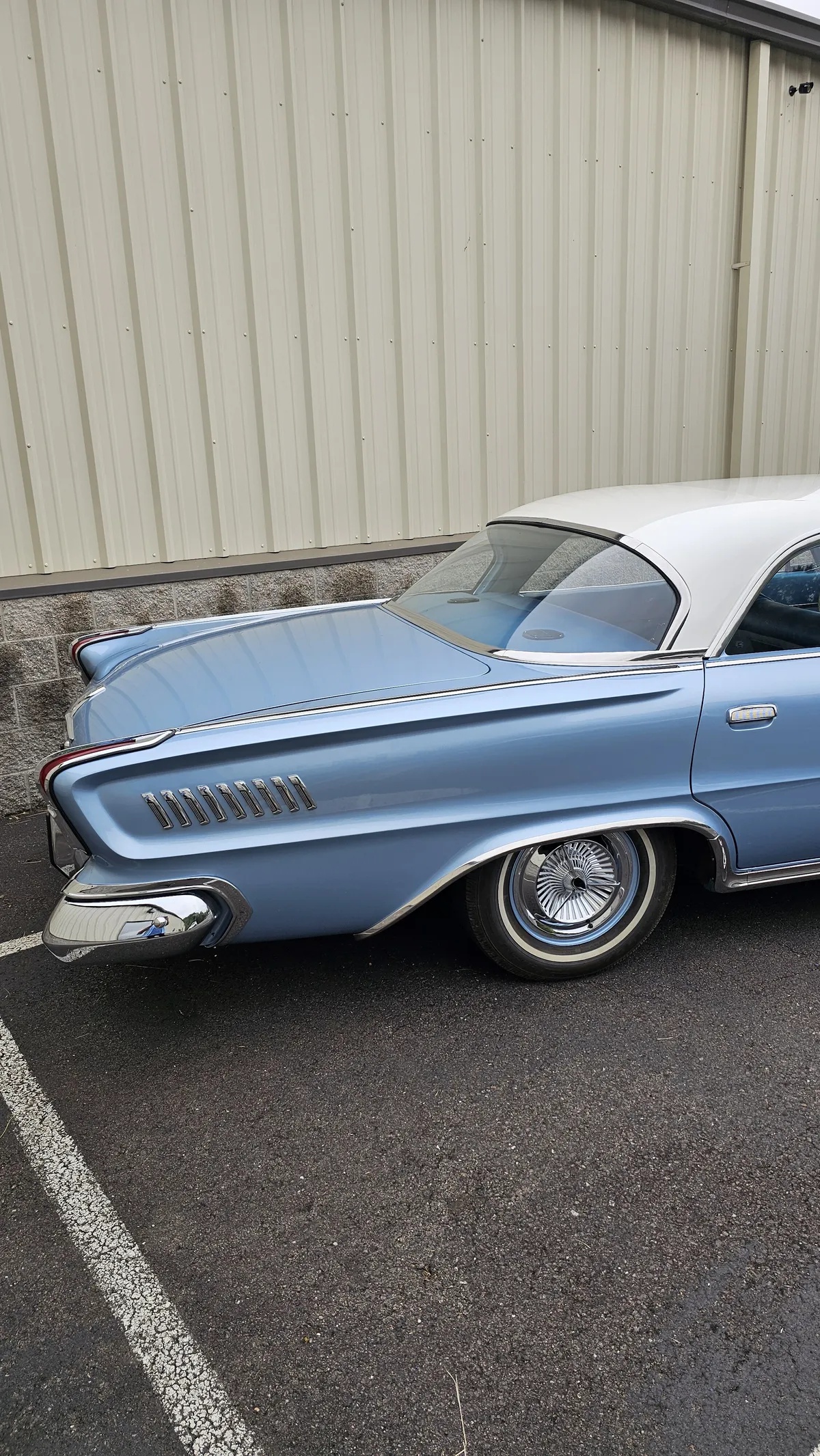 Chrysler-New-yorker-1962-Blue-With-White-Top-Blue-1
