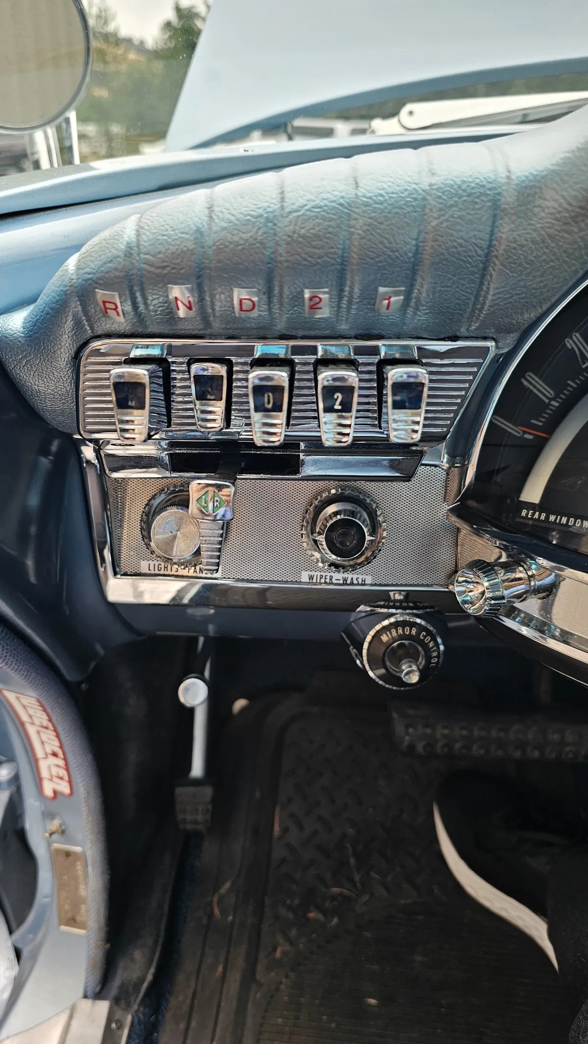 Chrysler-New-yorker-1962-Blue-With-White-Top-Blue-4