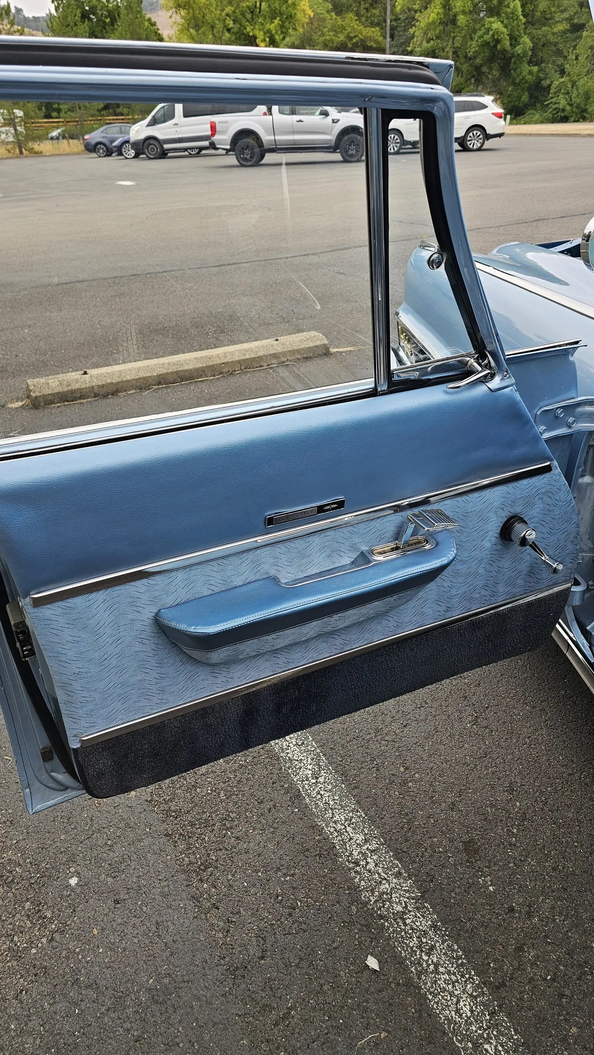 Chrysler-New-yorker-1962-Blue-With-White-Top-Blue-5