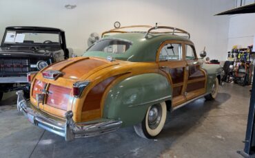 Chrysler-Town-and-Country-1947-Sedan-2