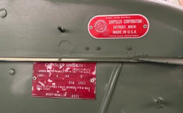 Chrysler-Town-and-Country-1947-Sedan-5