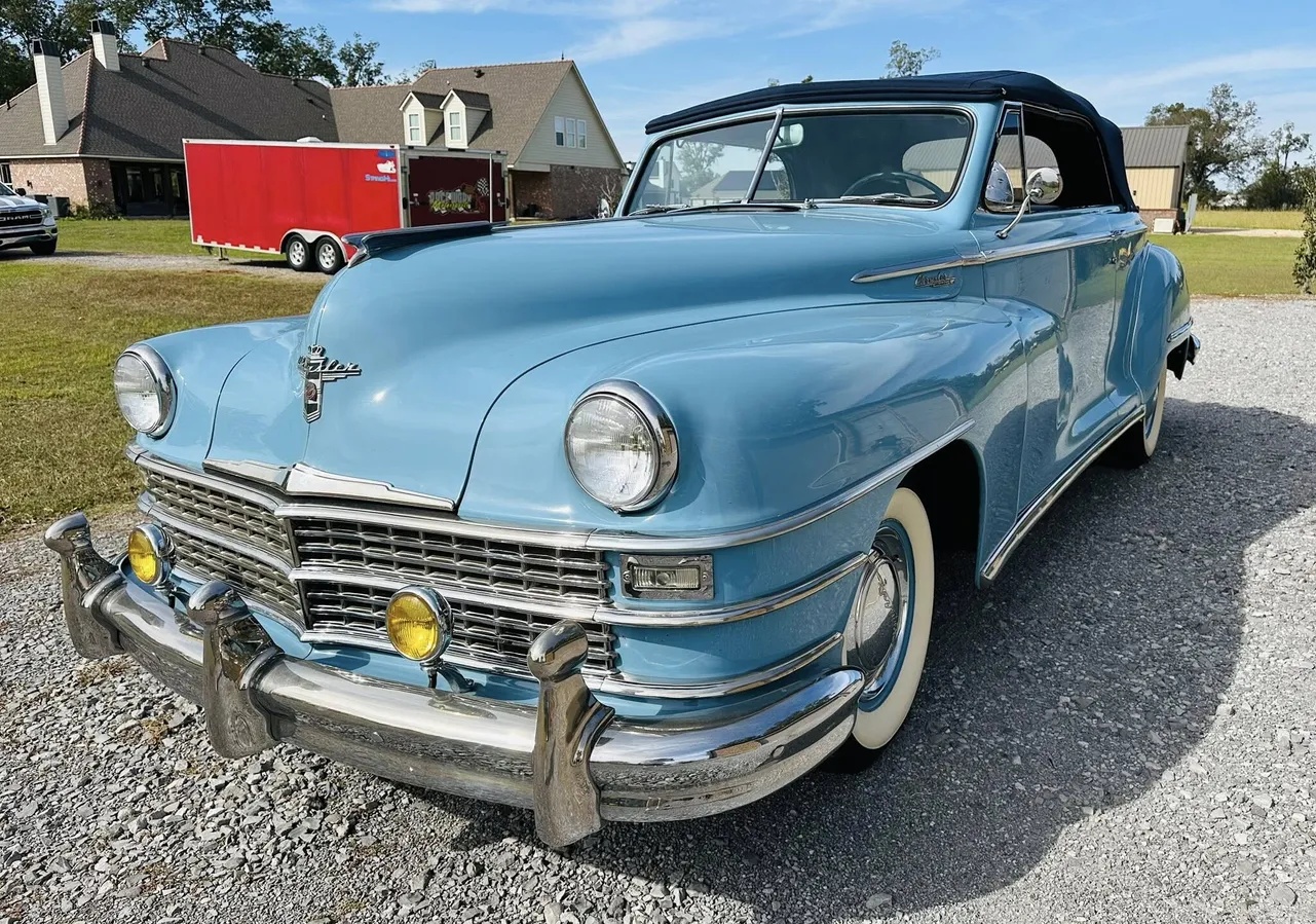 Chrysler-Windsor-1948-Light-Blue-Light-Blue-amp-White-1