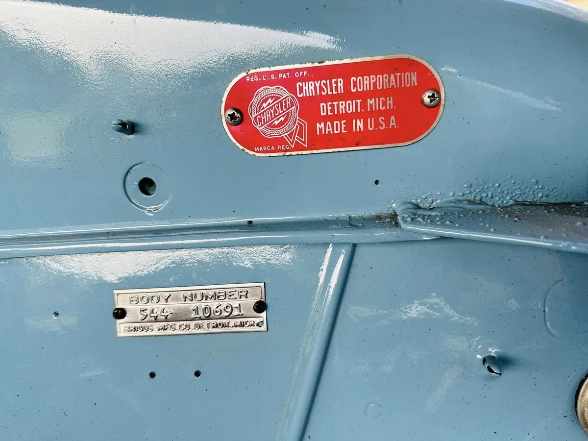 Chrysler-Windsor-1948-Light-Blue-Light-Blue-amp-White-15