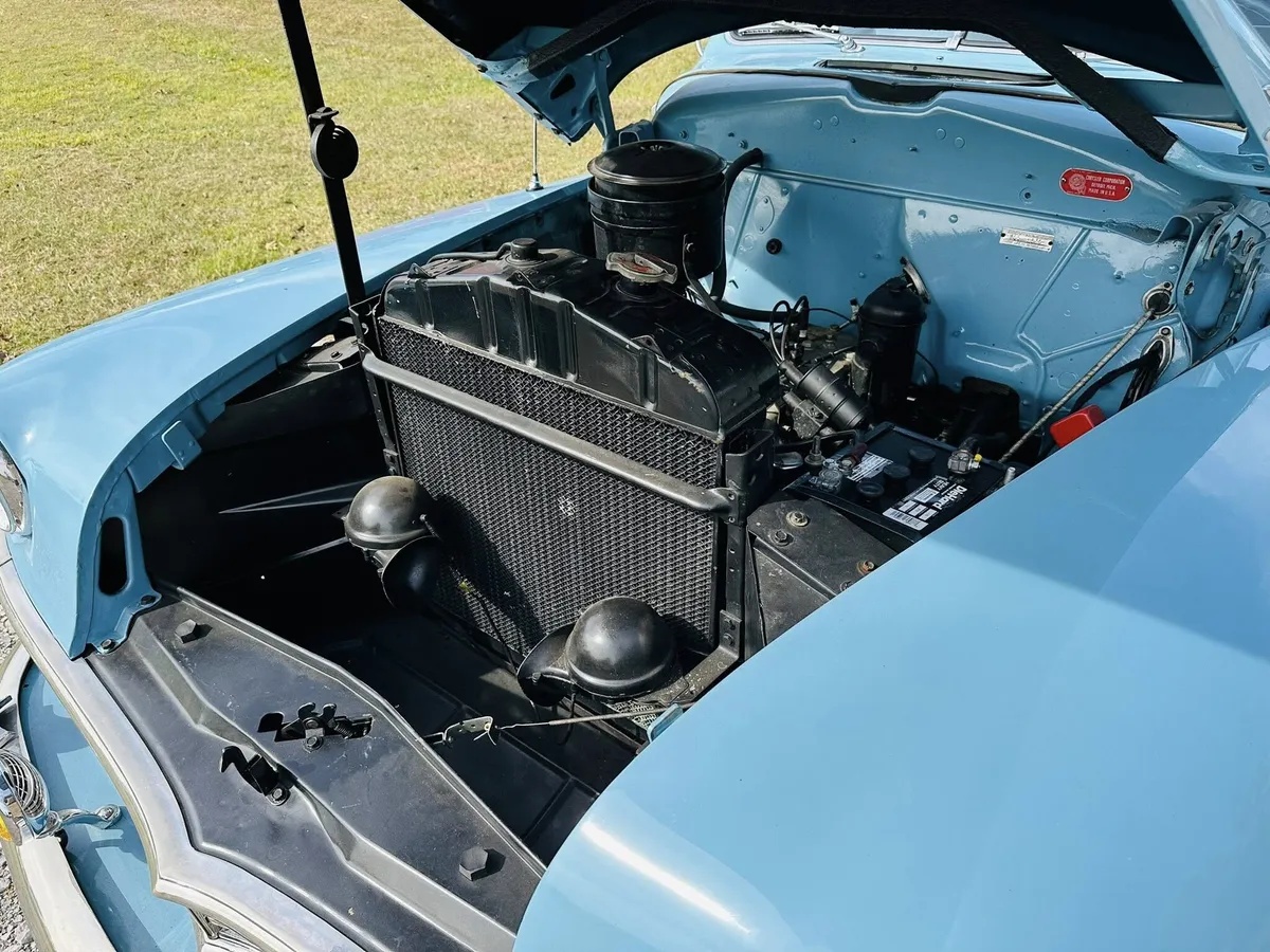 Chrysler-Windsor-1948-Light-Blue-Light-Blue-amp-White-5