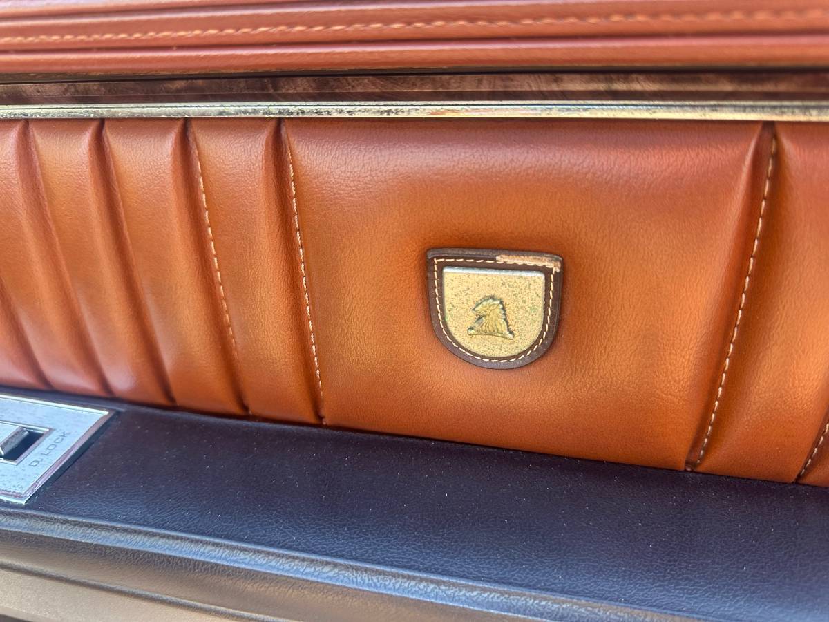 Chrysler-lebaron-1983-brown-1