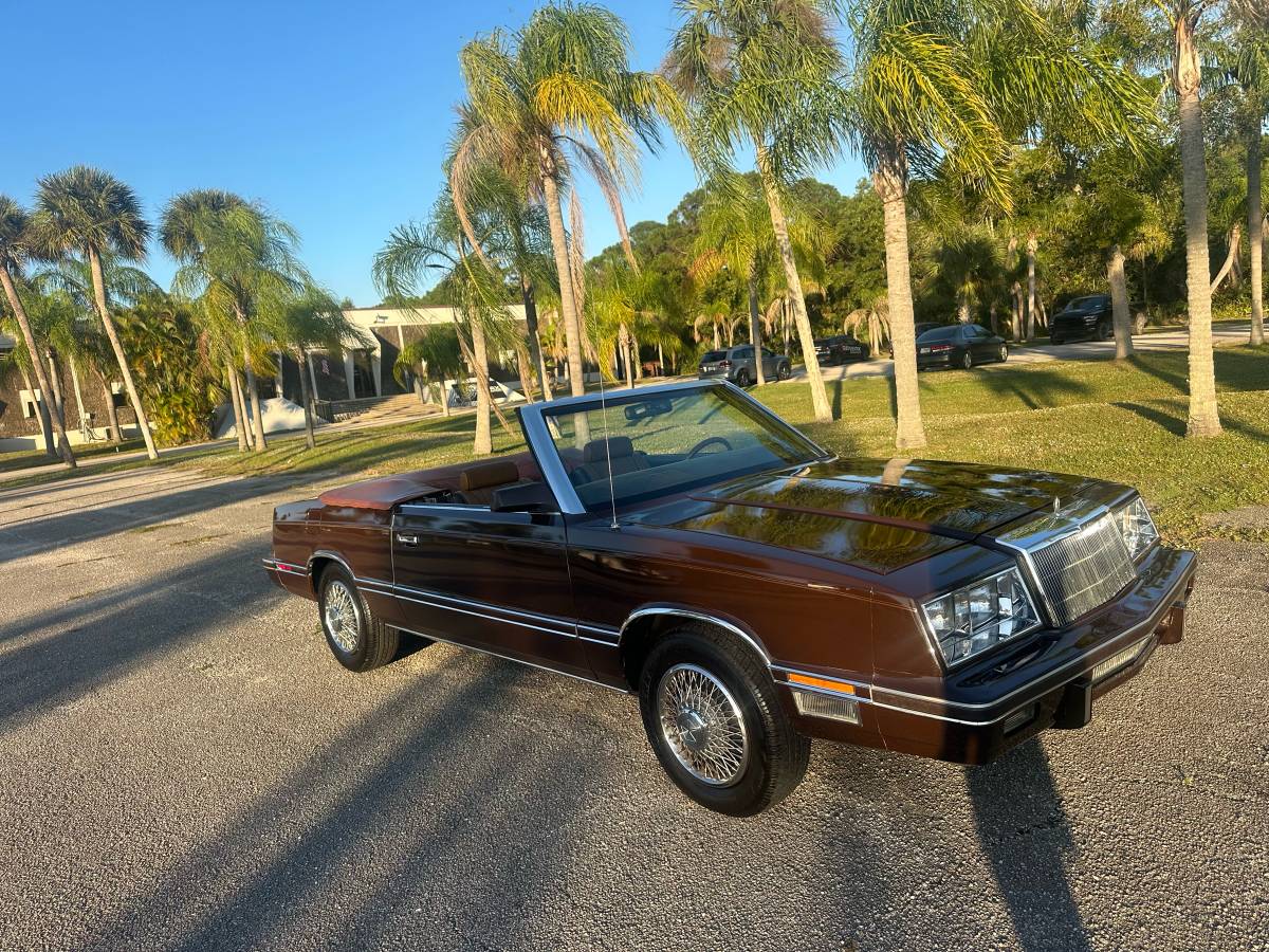 Chrysler-lebaron-1983-brown-4