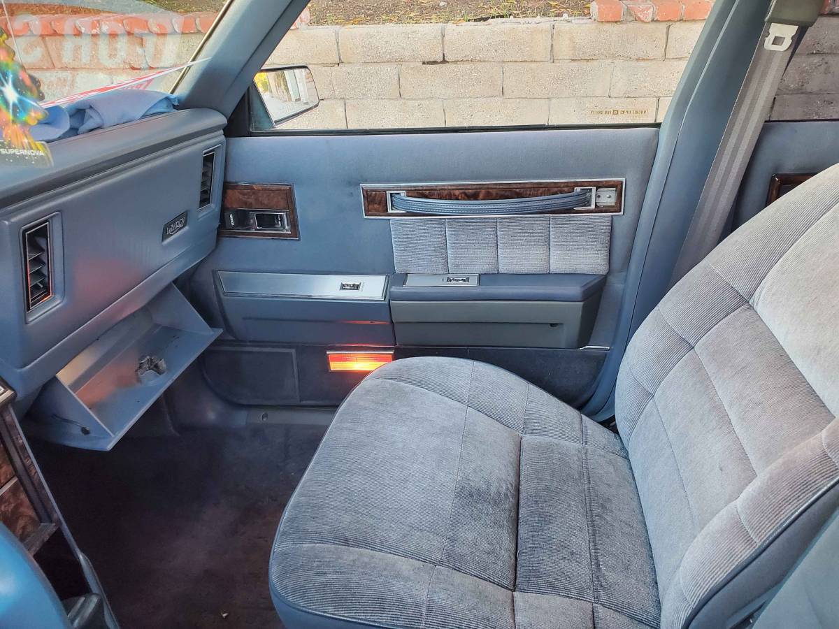 Chrysler-lebaron-1987-blue-3