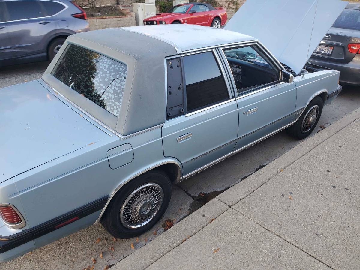 Chrysler-lebaron-1987-blue-4