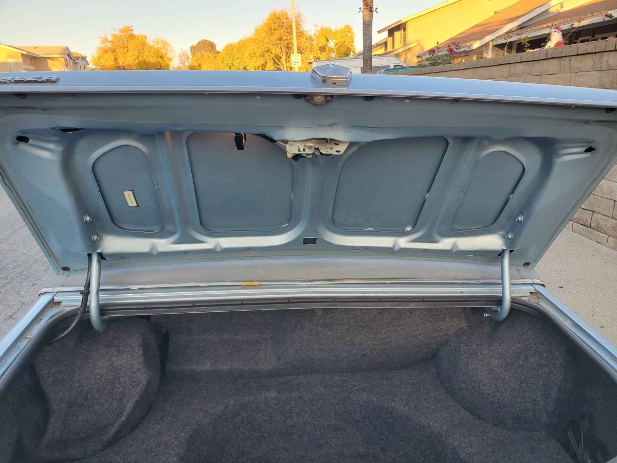 Chrysler-lebaron-1987-blue-9