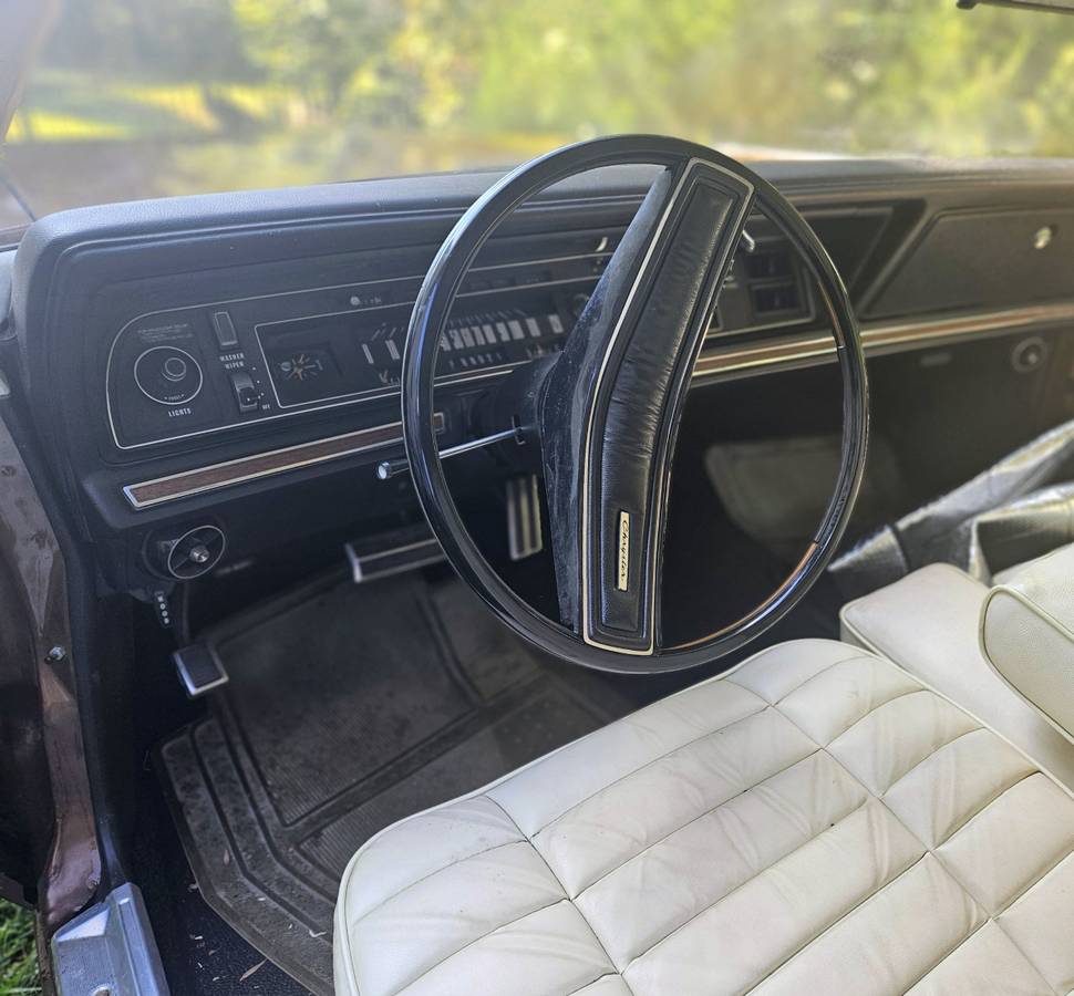 Chrysler-new-yorker-1972-brown-10