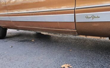 Chrysler-new-yorker-1972-brown-4