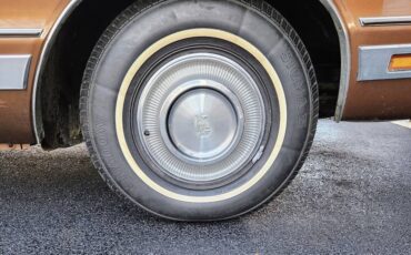 Chrysler-new-yorker-1972-brown-5