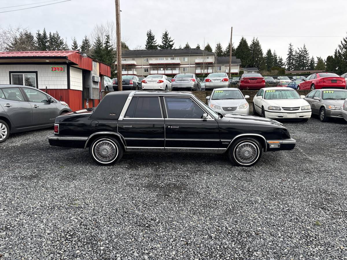 Chrysler-new-yorker-1987-black-1