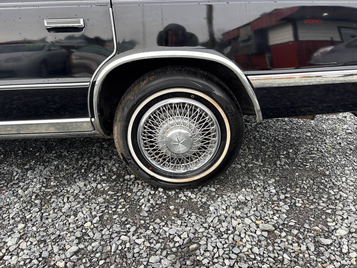 Chrysler-new-yorker-1987-black-15