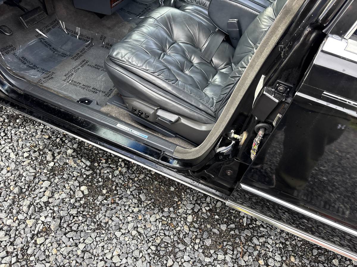 Chrysler-new-yorker-1987-black-18