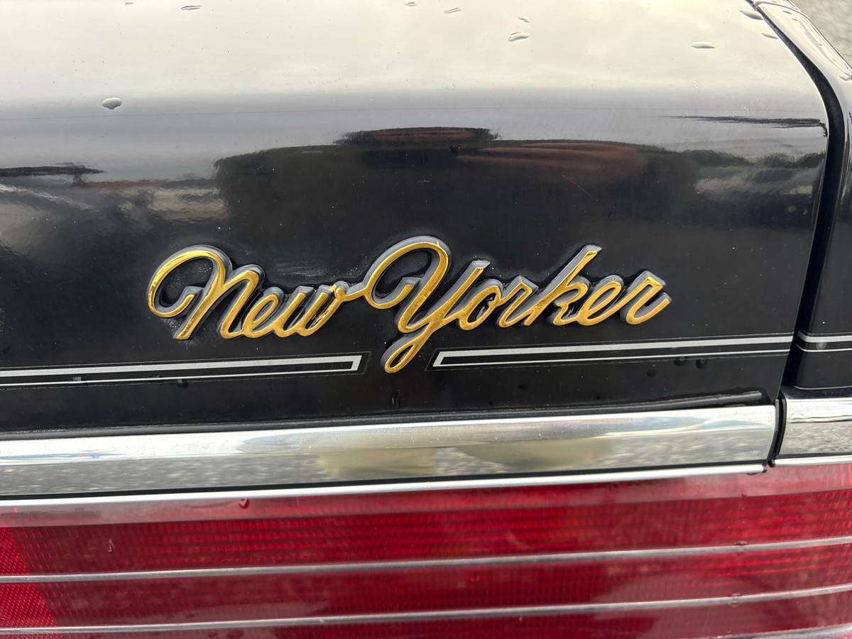 Chrysler-new-yorker-1987-black-9