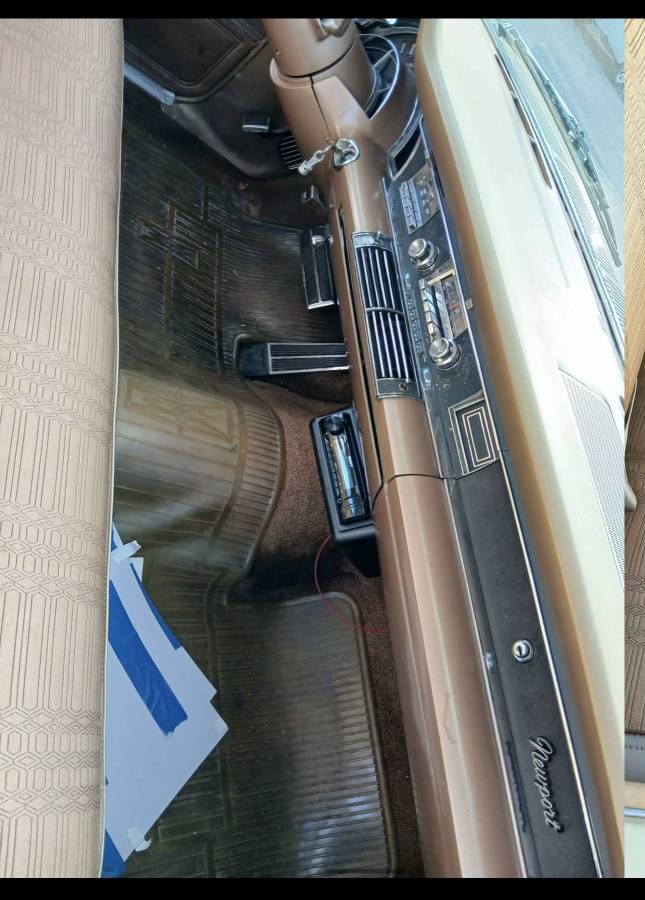 Chrysler-newport-1966-3