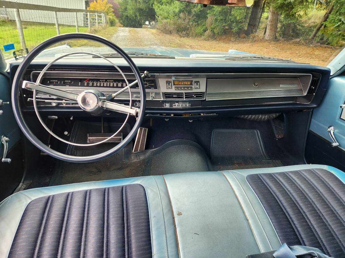 Chrysler-newport-1967-blue-10