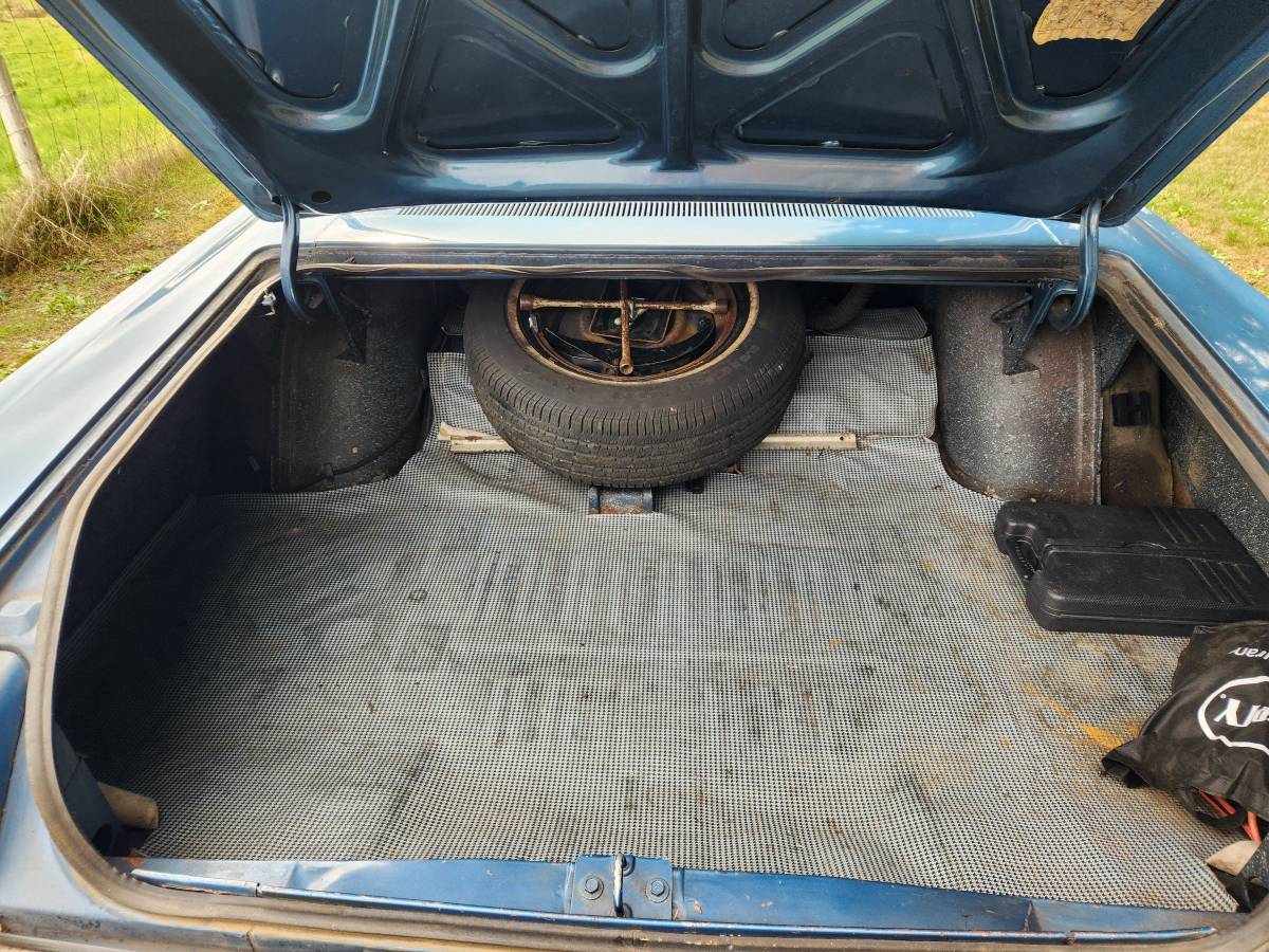 Chrysler-newport-1967-blue-13