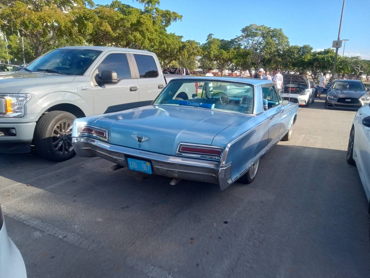 Chrysler-newyorker-1966-blue-9