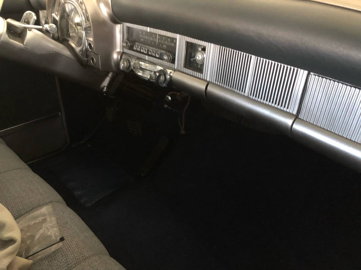 Chrysler-saratoga-1951-blue-14