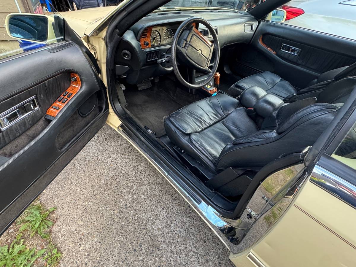 Chrysler-tc-by-maserati-1991-yellow-7