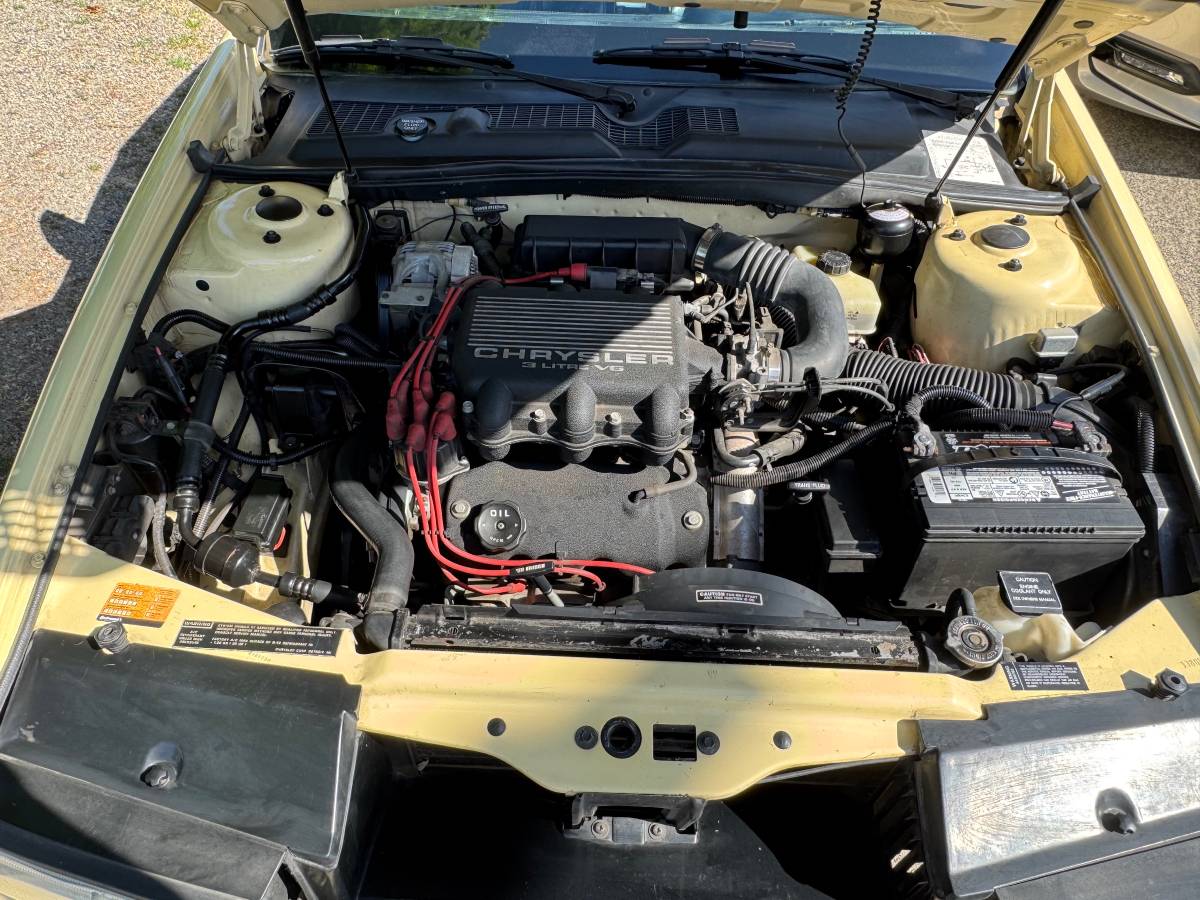 Chrysler-tc-by-maserati-1991-yellow-8