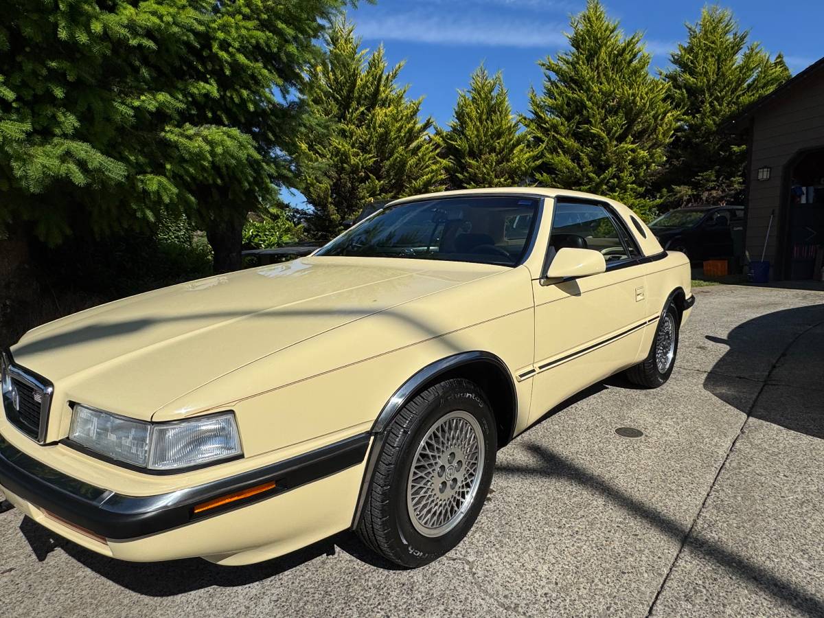 Chrysler-tc-by-maserati-1991-yellow