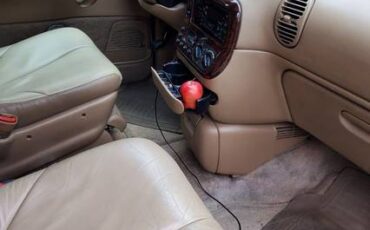 Chrysler-town-amp-country-1996-2