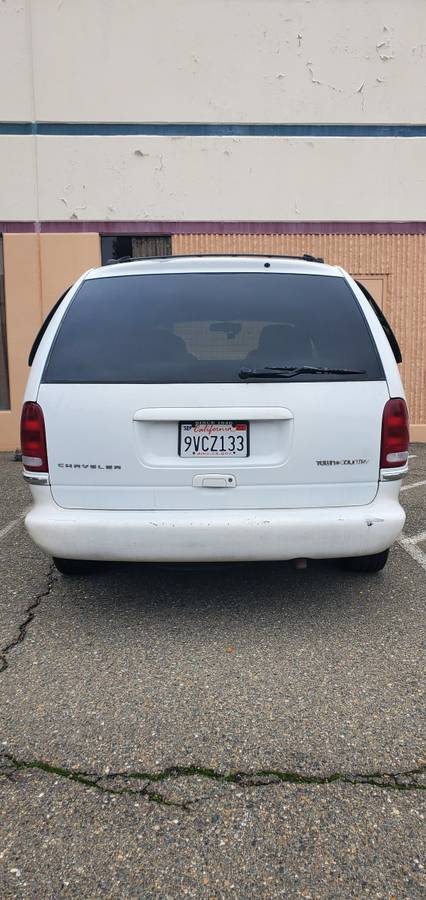 Chrysler-town-amp-country-1996-5