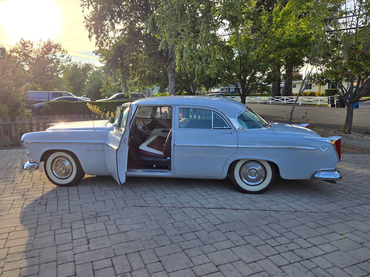 Chrysler-windsor-1955-grey-33
