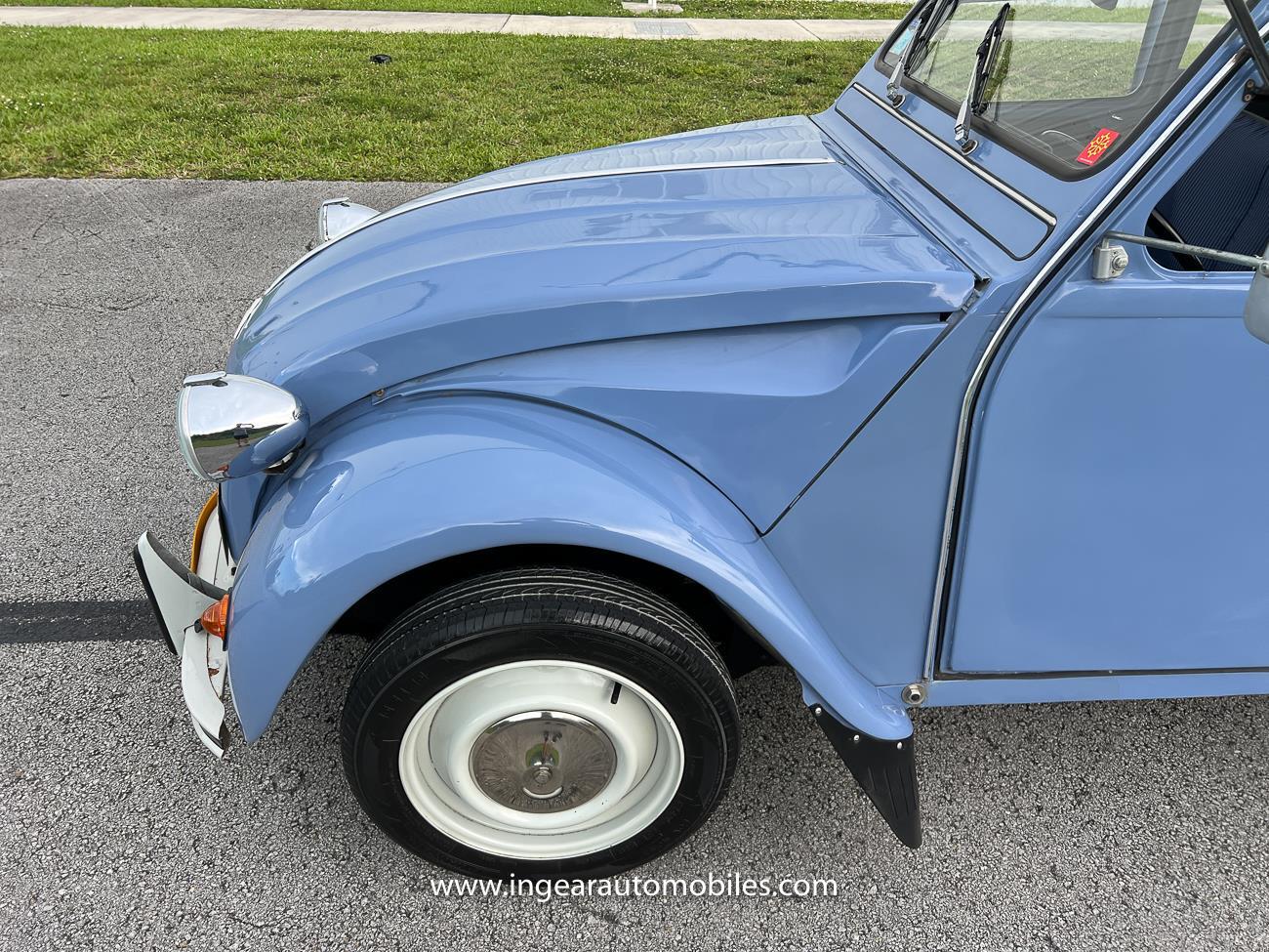 Citroen-1971-coupe-16