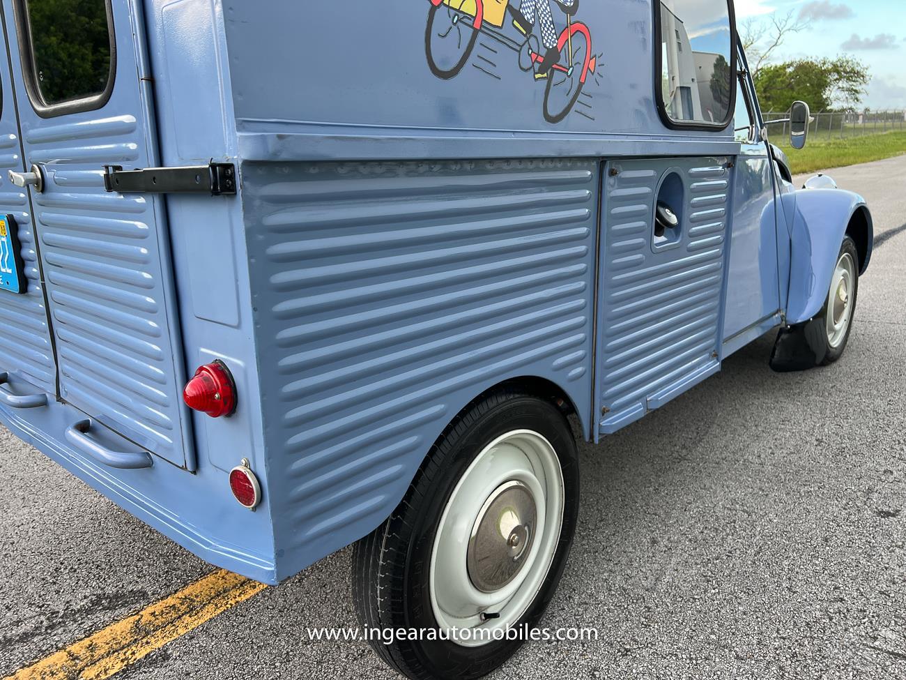 Citroen-1971-coupe-24