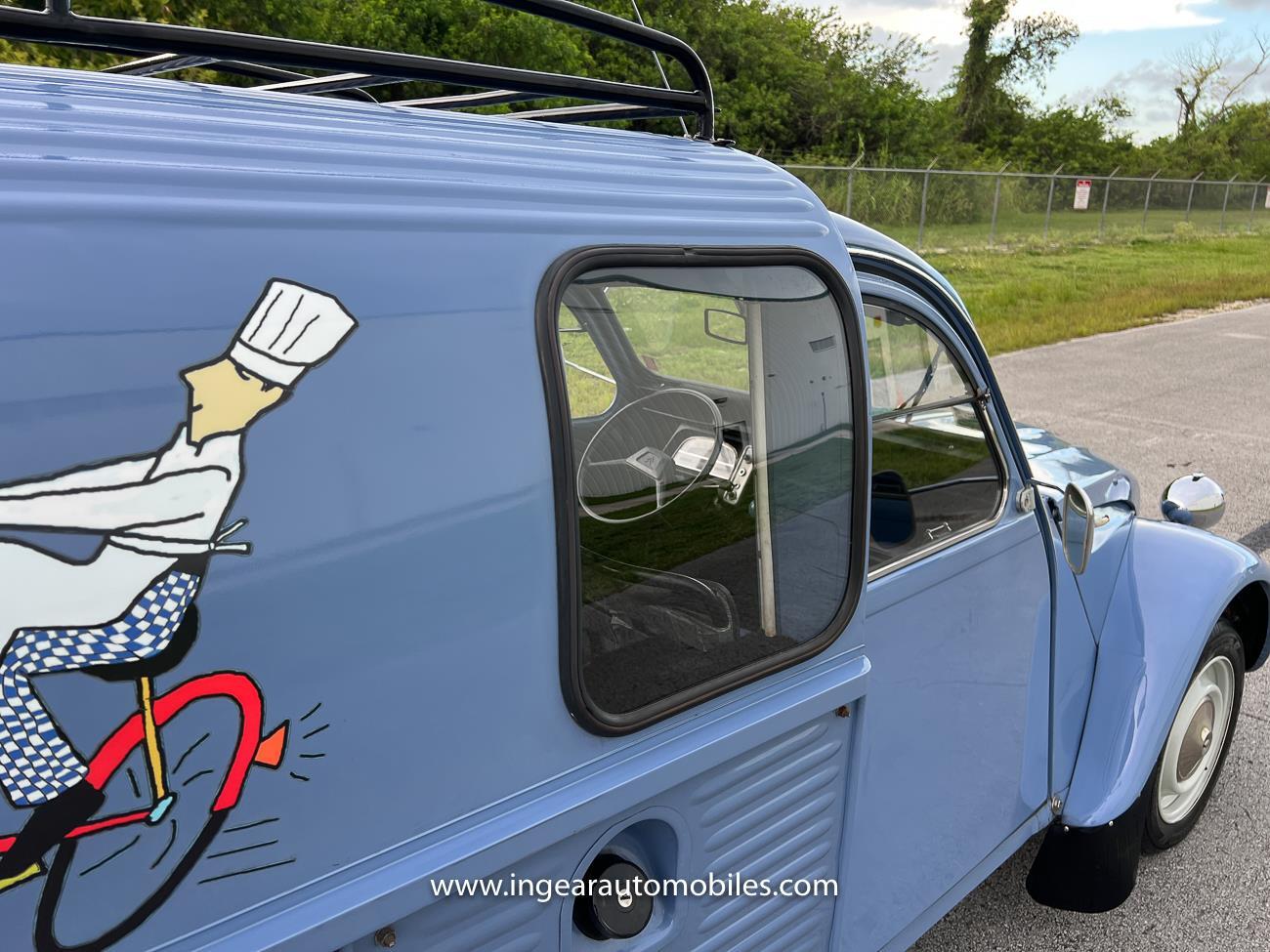 Citroen-1971-coupe-31