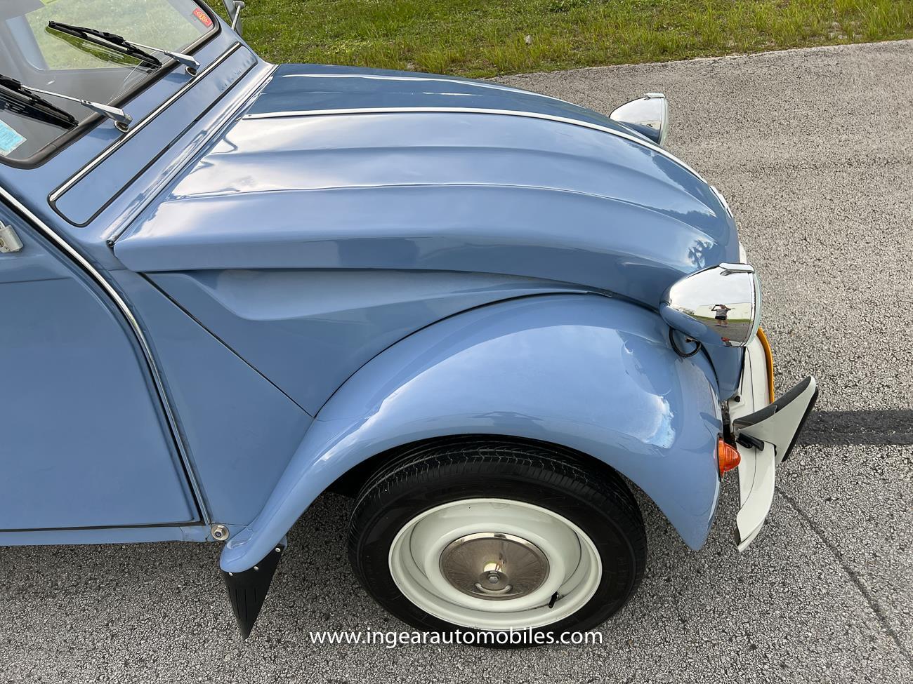 Citroen-1971-coupe-32