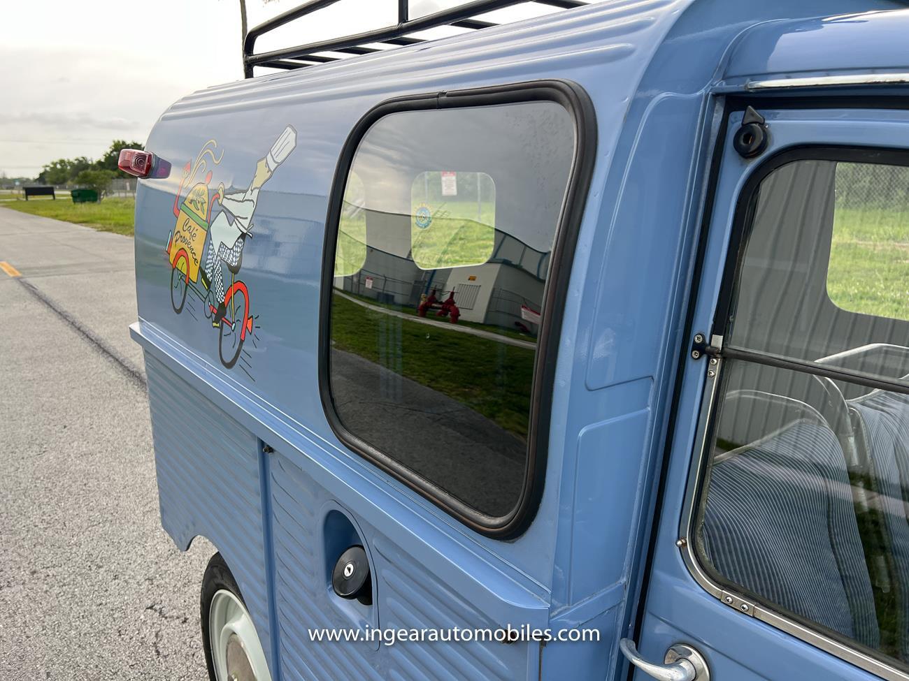 Citroen-1971-coupe-34