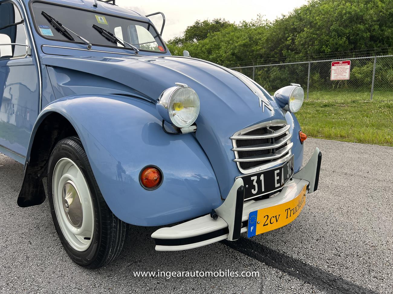 Citroen-1971-coupe-35