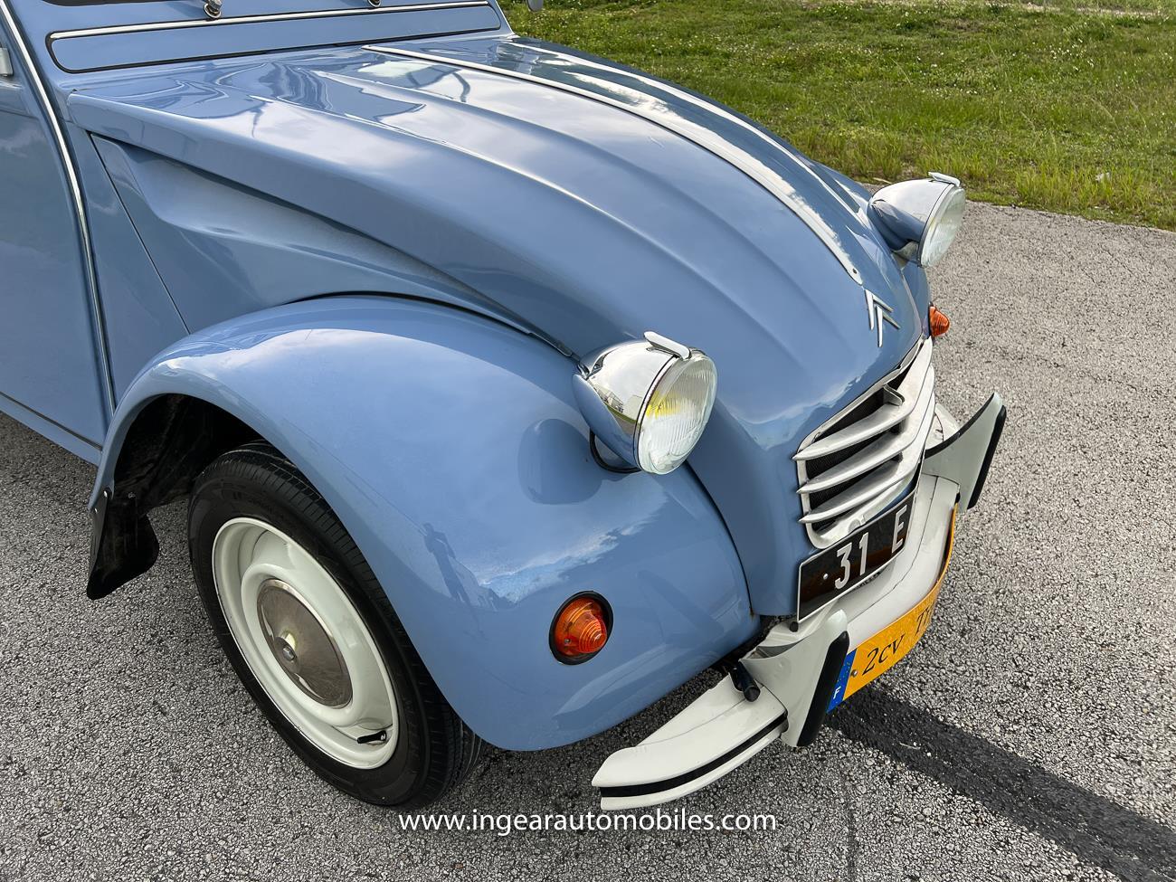 Citroen-1971-coupe-36