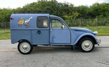 Citroen-1971-coupe-7