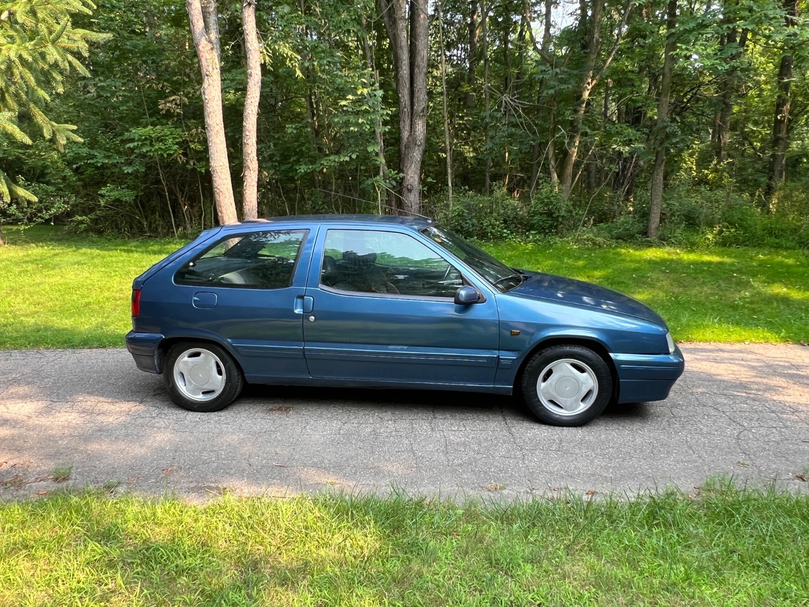 Citroen-ZX-1995-Hatchback-1