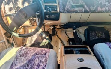 Classic-gmc-sierra-1984-13